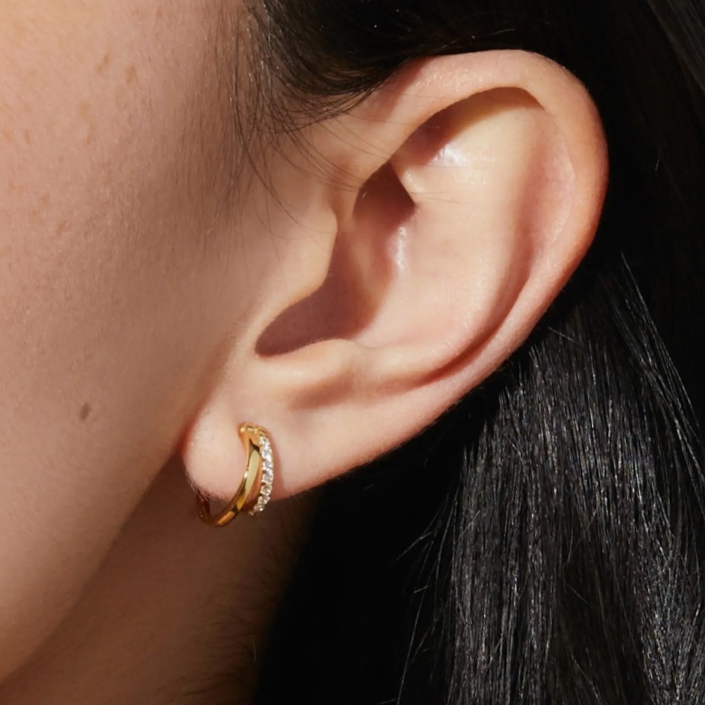 Ana Luisa Toda Mini Earrings - Picture 10 of 11